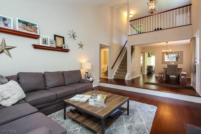 10 Eton Ct #10 - Photo 3 of 18