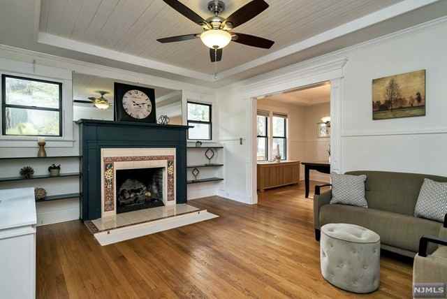 141 Washington Ave - Photo 3 of 18