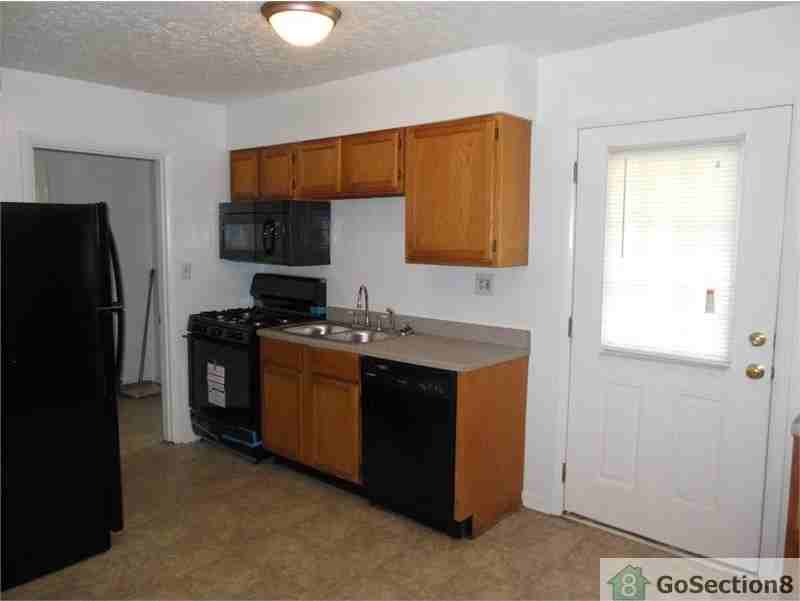 1644 Huntoon Ave - Photo 3 of 17