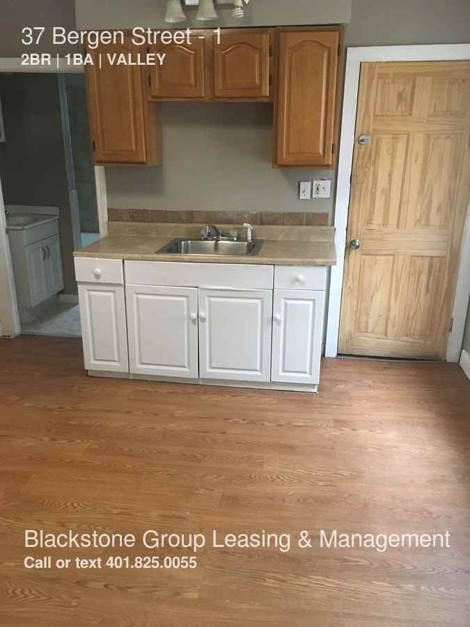 37 Bergen St #1 - Photo 3 of 8