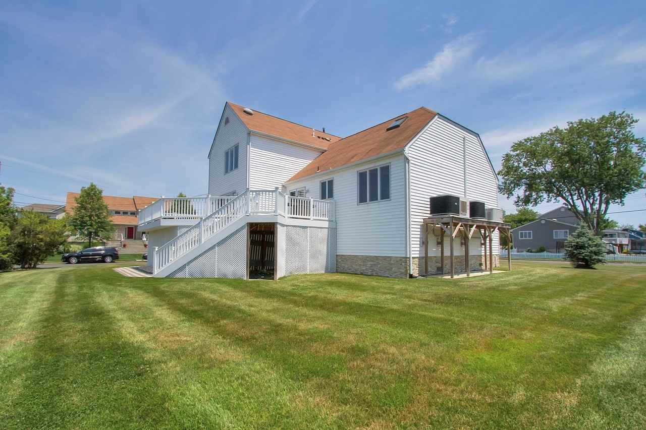 516 Port Au Peck Ave - Photo 2 of 14