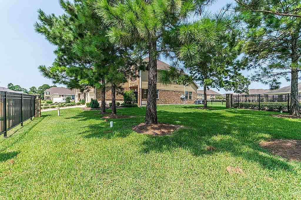 18710 Serenity Loch Dr - Photo 3 of 16