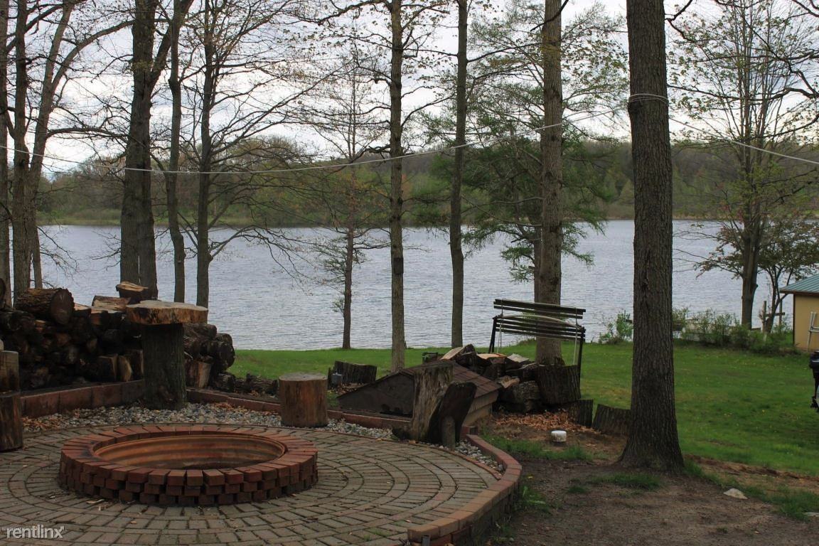 837 Bruce Dr - Photo 2 of 7