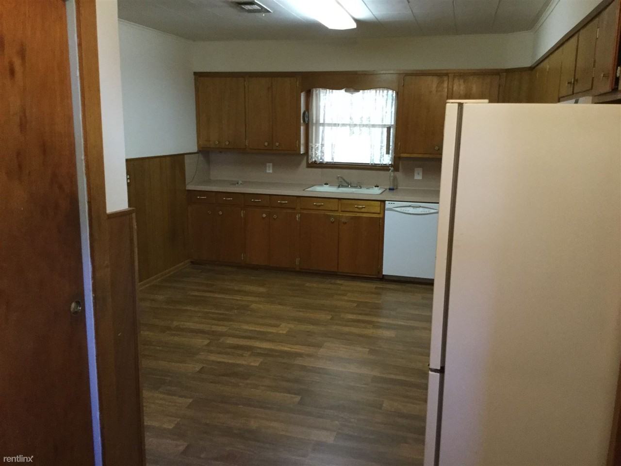 502 W Holly St - Photo 2 of 10