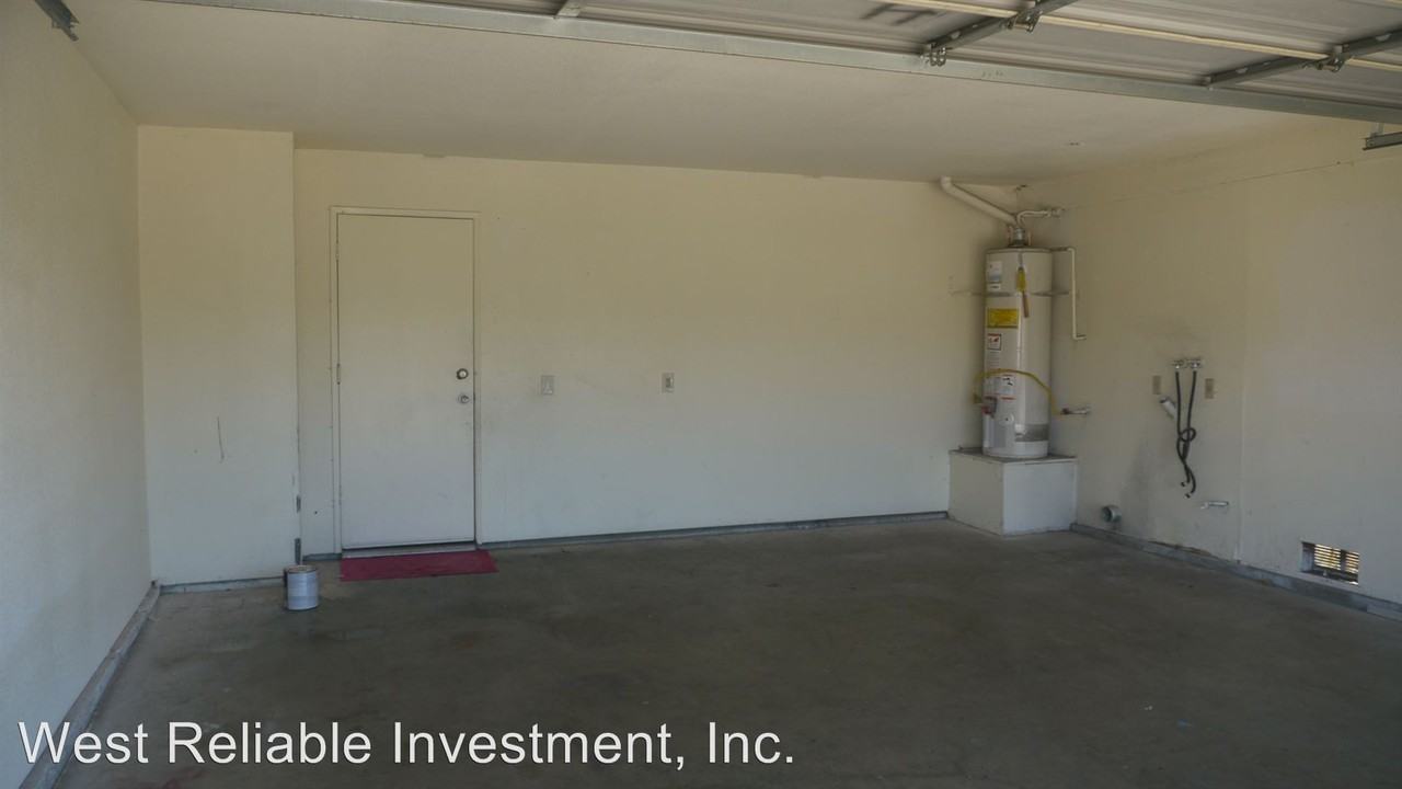 2825 N Acacia Ave - Photo 2 of 22