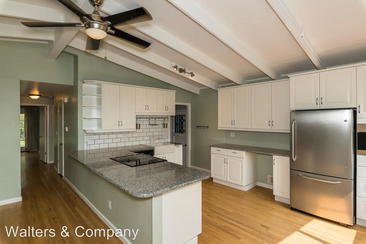 877 E Panama Dr - Photo 2 of 22