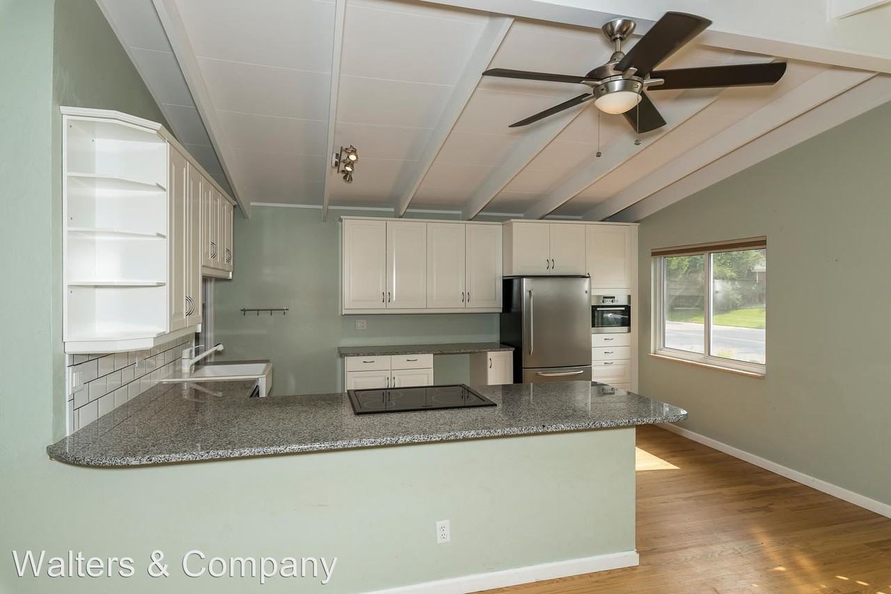 877 E Panama Dr - Photo 3 of 22