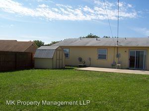 305 Palomino Ln - Photo 2 of 7