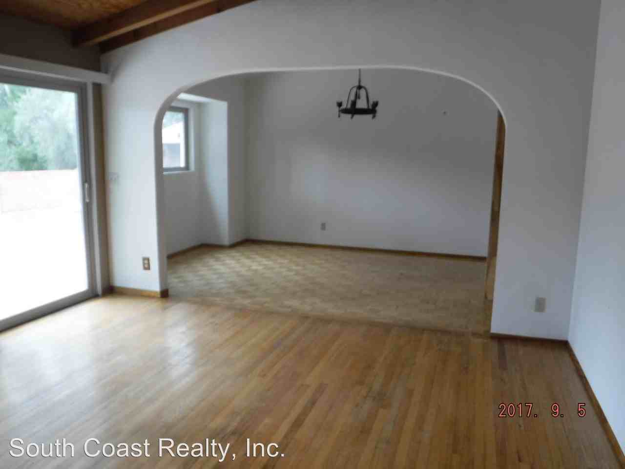 637 Circle Dr - Photo 2 of 5