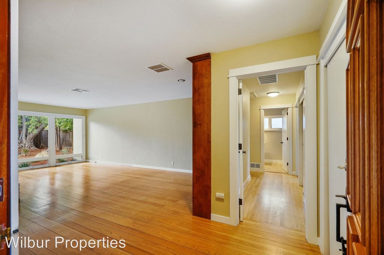 4126 Donald Dr - Photo 3 of 31