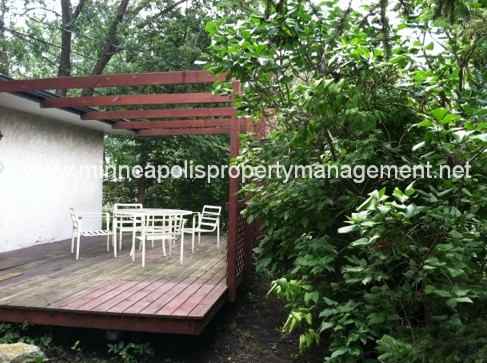 121 9th Ave NE - Photo 2 of 9