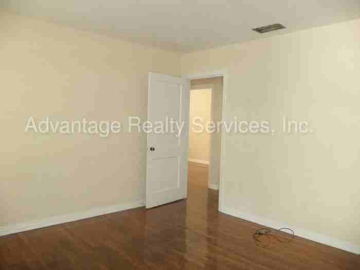 8108 N Otis Ave - Photo 2 of 12