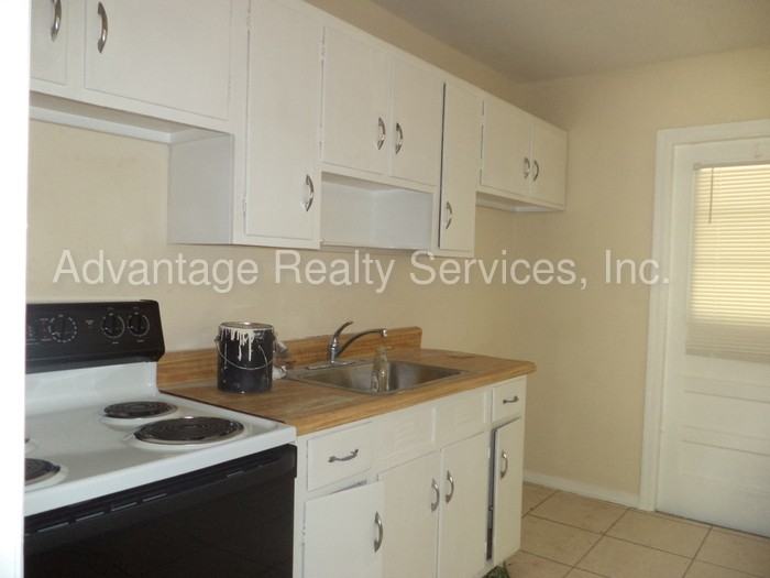 8108 N Otis Ave - Photo 3 of 12