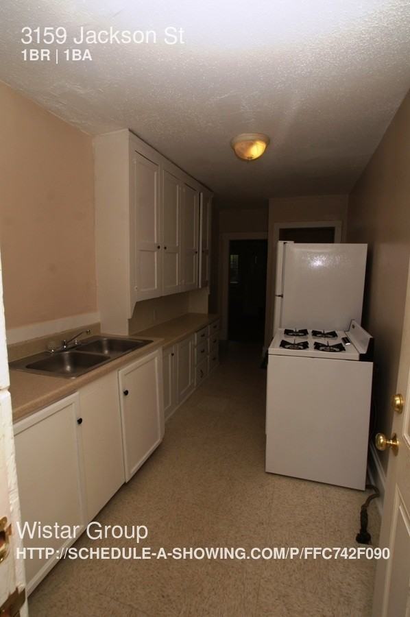 3159 Jackson St - Photo 3 of 20