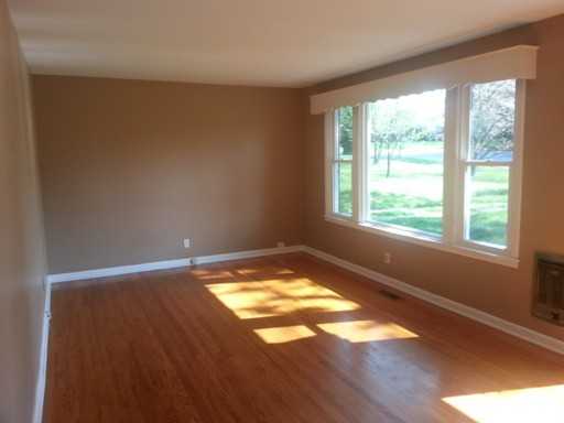 5017 Montclair Dr - Photo 2 of 5