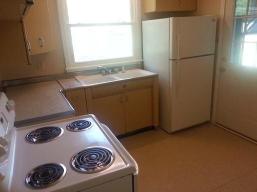 5017 Montclair Dr - Photo 3 of 5