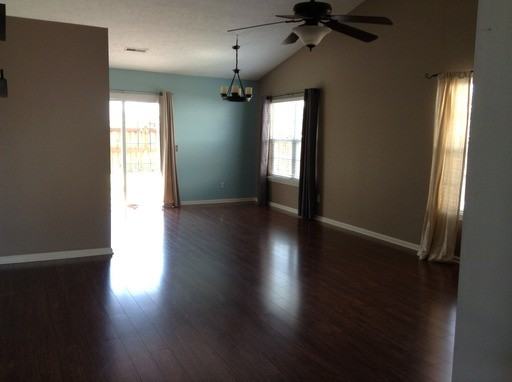 1421 Wagon Ct - Photo 3 of 21