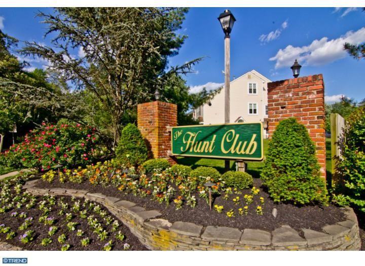 337 Surrey Ct - Photo 2 of 17