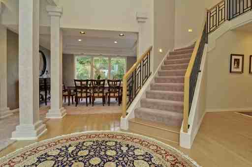 5375 Summit St - Photo 2 of 26