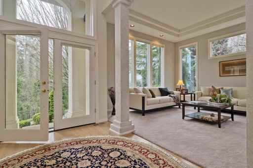 5375 Summit St - Photo 3 of 26