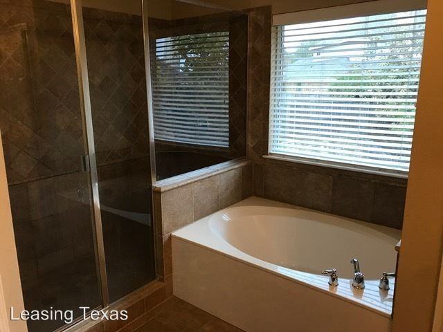 1716 Chessington Ln - Photo 2 of 18