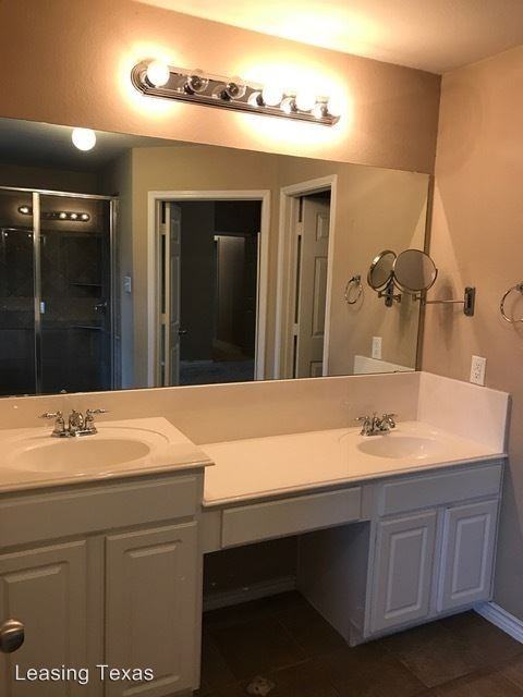 1716 Chessington Ln - Photo 3 of 18
