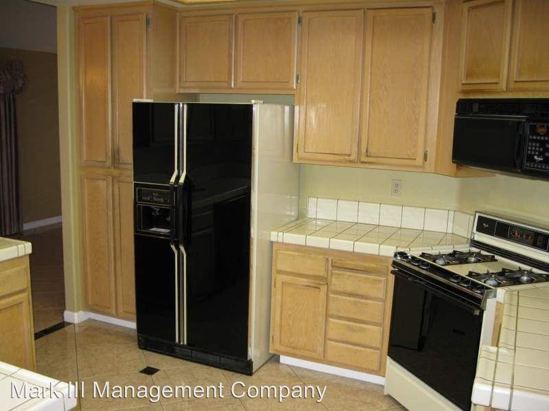 151 Pinedale Ave - Photo 3 of 6