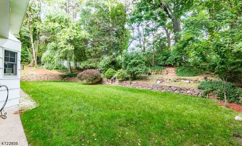 56 Norwood Rd - Photo 3 of 24