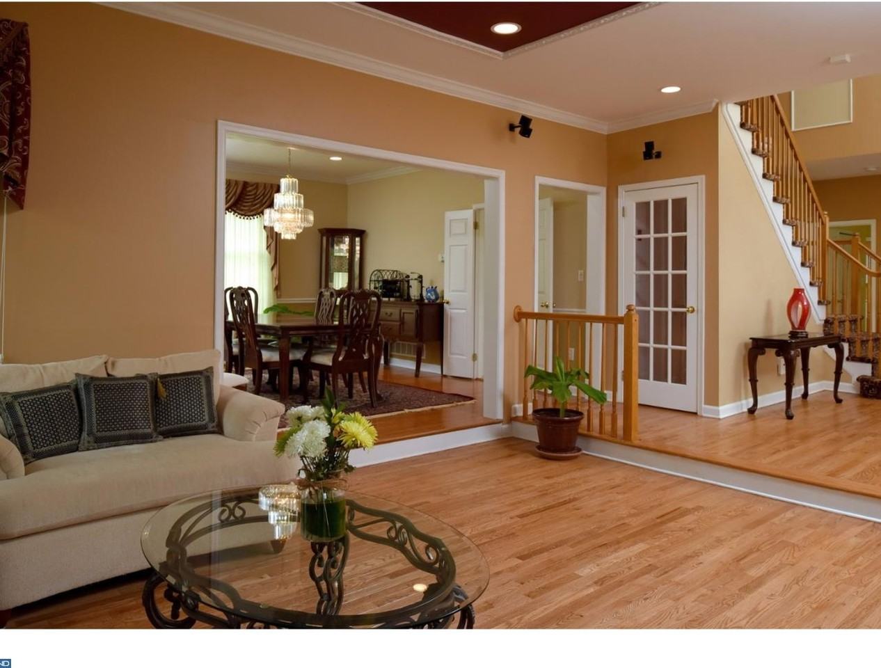 56 Spruce St - Photo 3 of 25