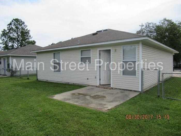 400 Shadow Creek Ln - Photo 3 of 8