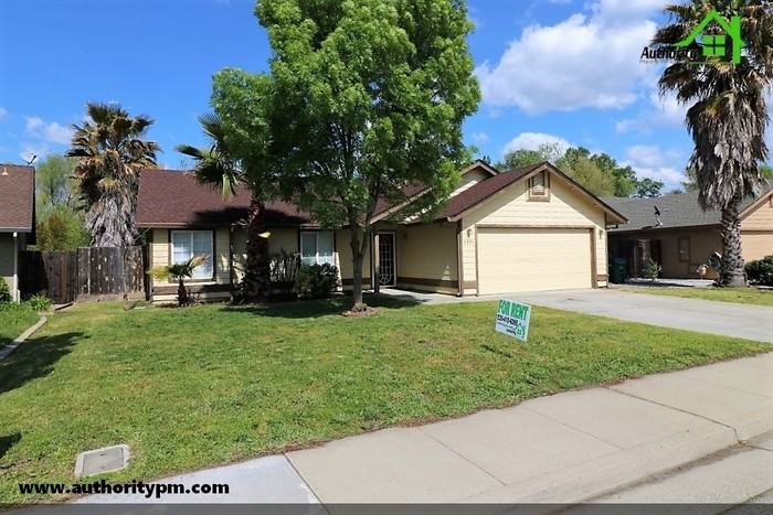 3334 Oak St - Photo 3 of 19