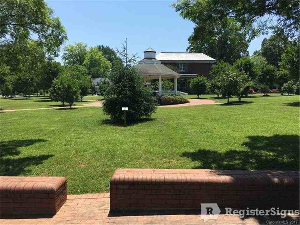 604 S Carolina Ave - Photo 2 of 6