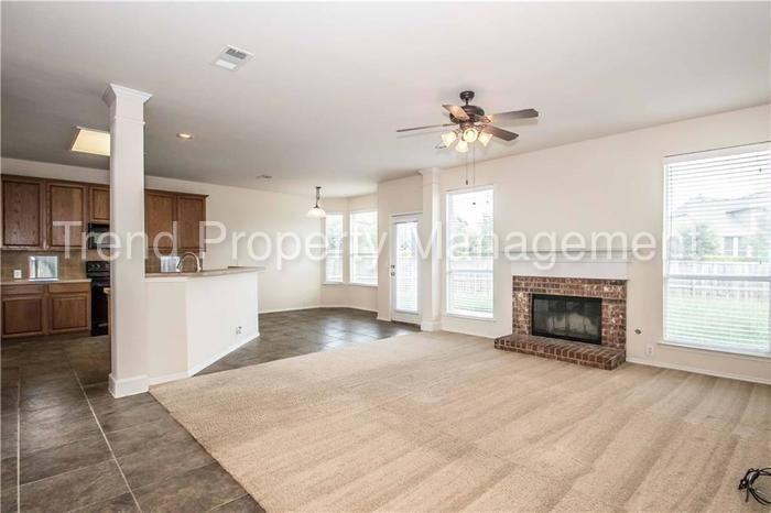 9900 Sourwood Dr - Photo 3 of 21