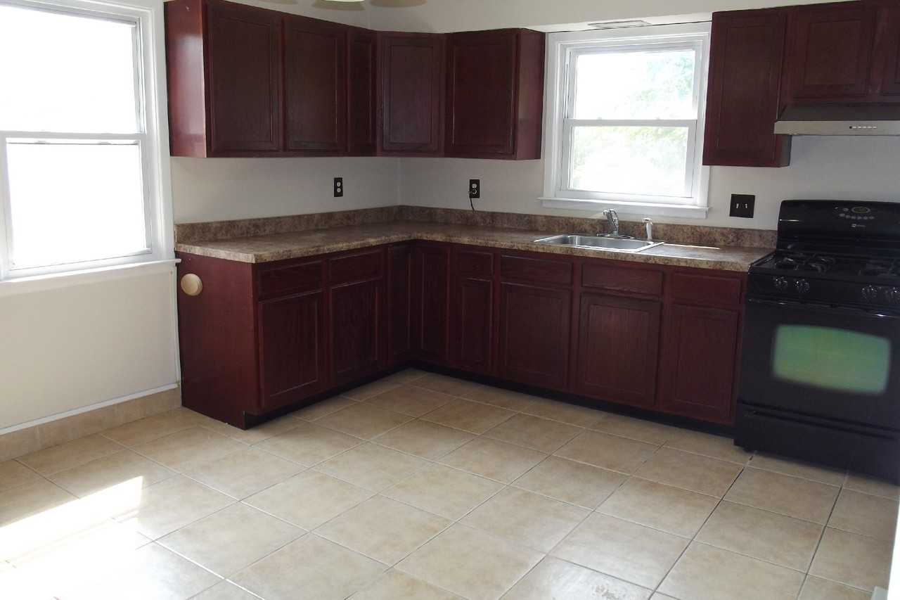 980 Schopmann Dr - Photo 3 of 14