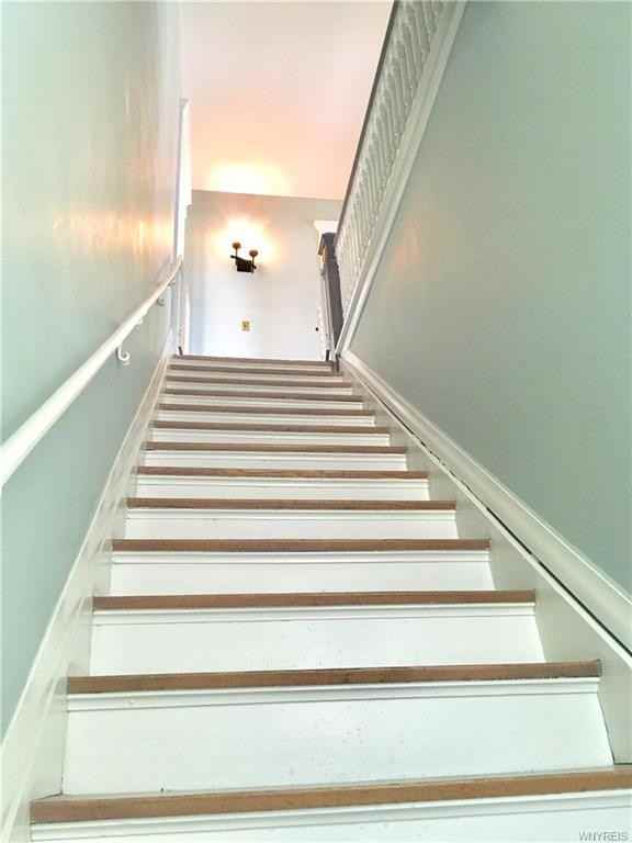 106 Bidwell Pkwy - Photo 2 of 11