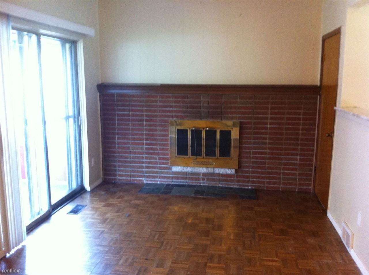 467 S Marie St - Photo 3 of 8