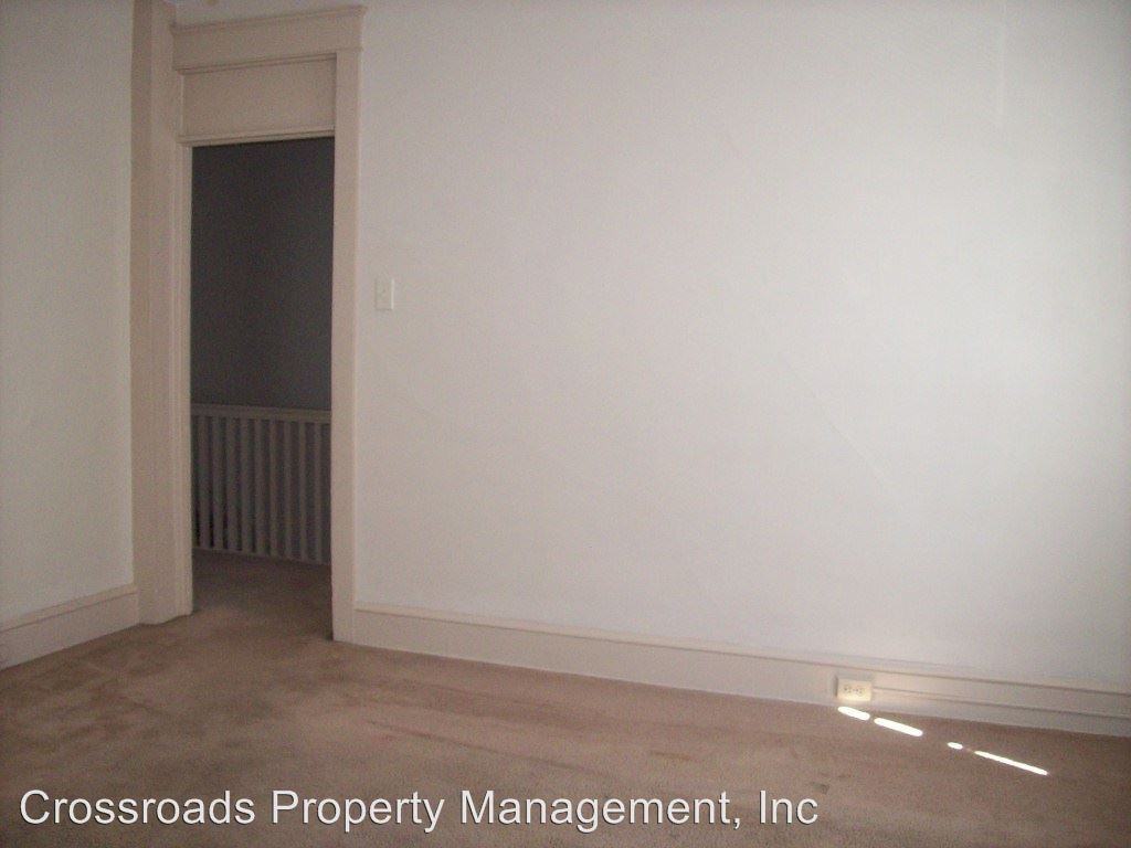 226 Ruby Street - Photo 3 of 5