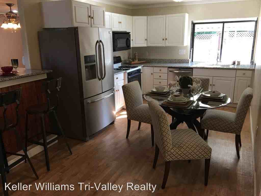 7533 Braidburn Ave - Photo 2 of 8