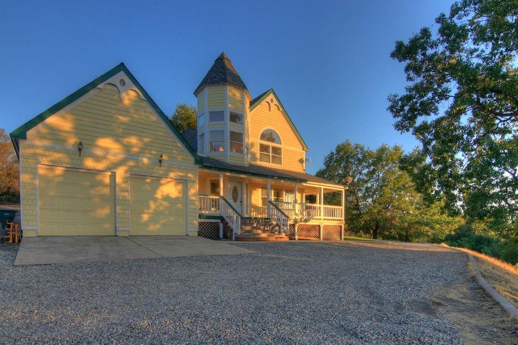 16555 Nina Ln - Photo 2 of 14