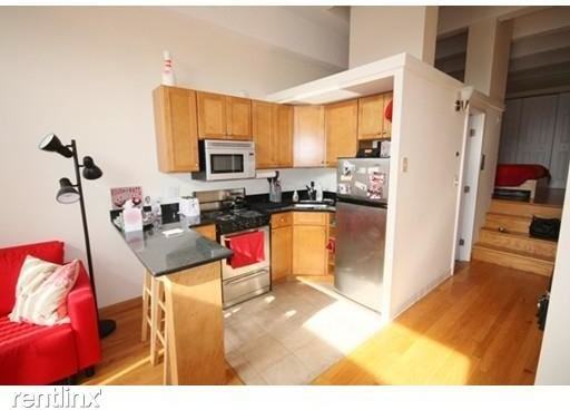 12 Stoneholm St #318