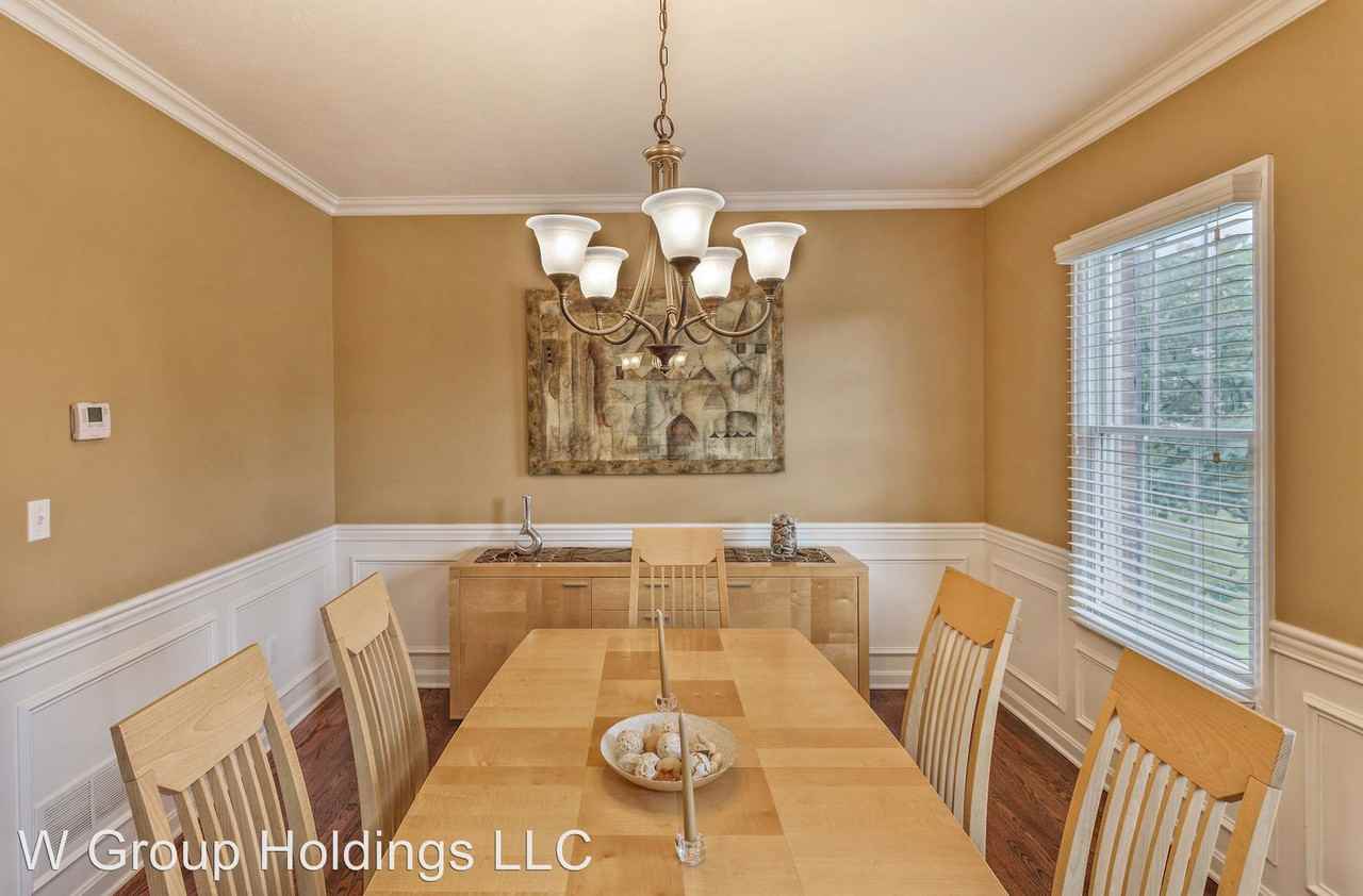 810 Ashwood Dr - Photo 3 of 22