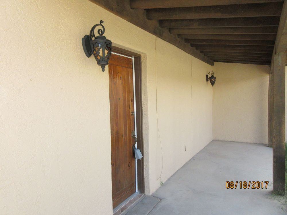 3933 Emory Rd - Photo 2 of 24