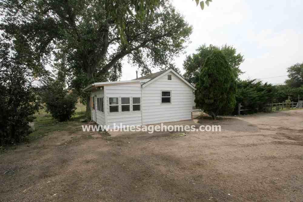 10850 Brighton Rd - Photo 3 of 12