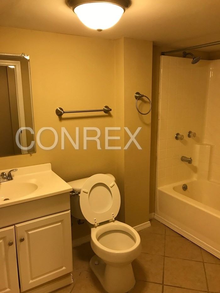 16105 E 32 St S - Photo 2 of 11