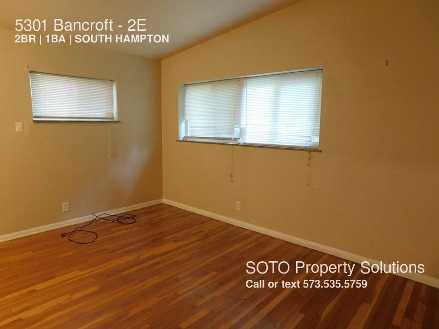 5301 Bancroft Ave #2E - Photo 2 of 10