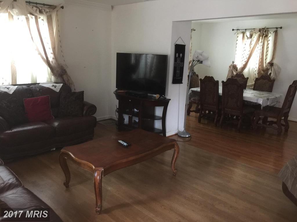 10117 Hereford Pl - Photo 2 of 15