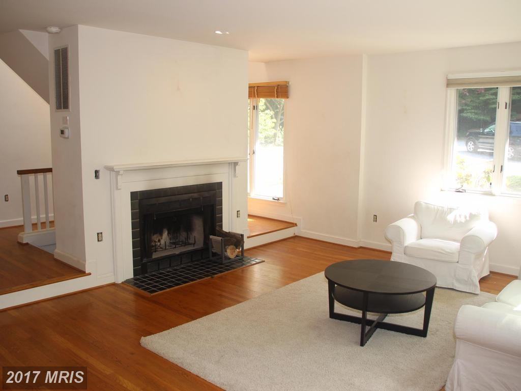 4218 Silverwood Ln - Photo 3 of 25