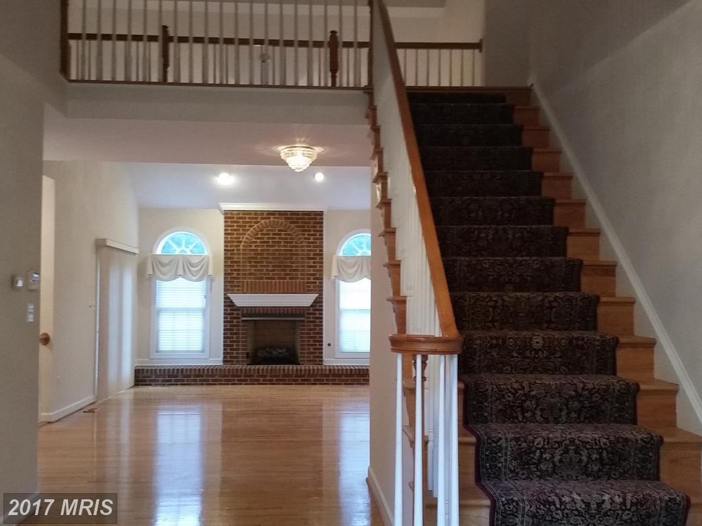 17323 Avenleigh Dr - Photo 2 of 25