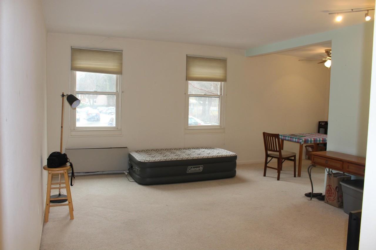 4820 Chevy Chase Dr - Photo 2 of 8