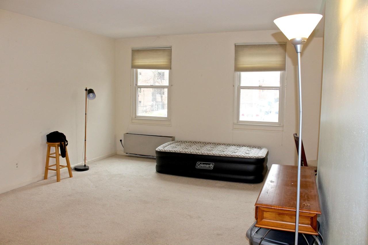 4820 Chevy Chase Dr - Photo 3 of 8